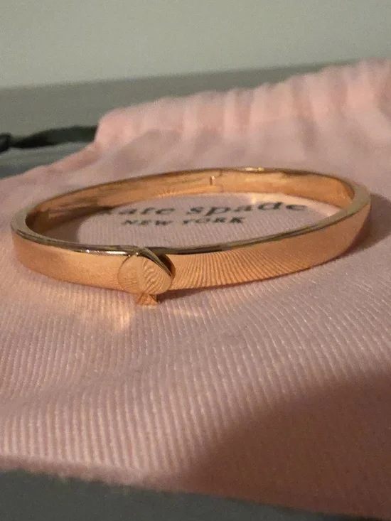 KATE SPADE NEW YORK NWOT Everyday Spade Bangle With Dust Bag - Picture 7 of 8
